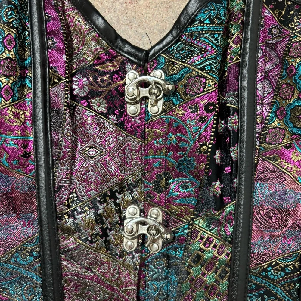 Gothic corset with buckles size medium - Picture 5 of 8